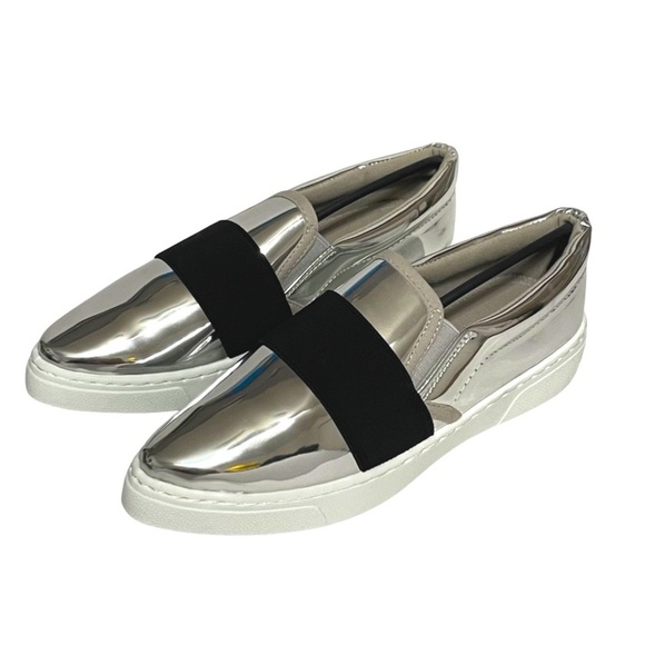 QUPID Silver Mirror Metallic Leatherette Pointy Elastic Slip On Sneaker NWT - Picture 3 of 10